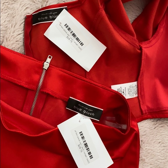 Red hot satin set - Picture 5 of 5